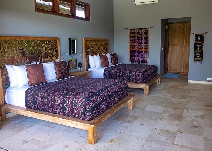 Quiet Luxury Paradise Fab Staff Lebah *