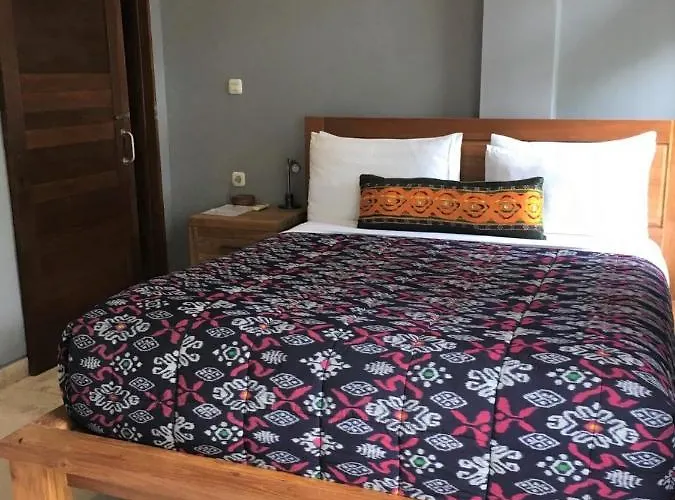 Villa Quiet Luxury Paradise Fab Staff Lebah *