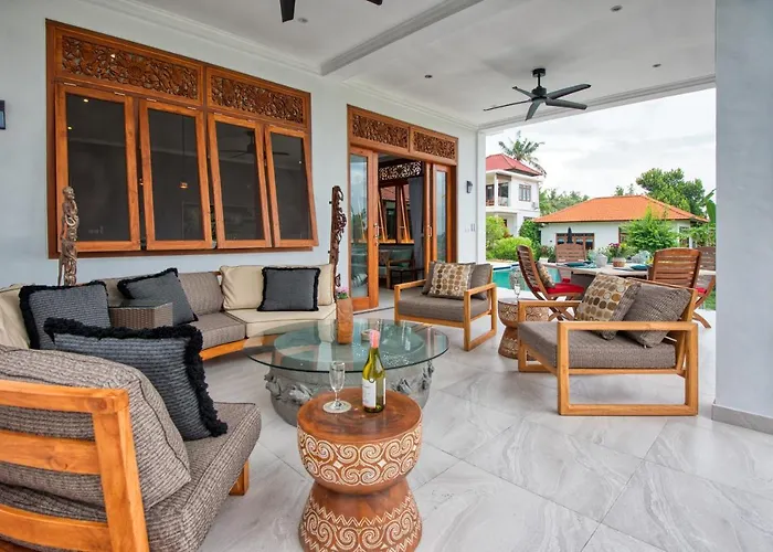 Quiet Luxury Paradise Fab Staff Lebah Villa Ubud