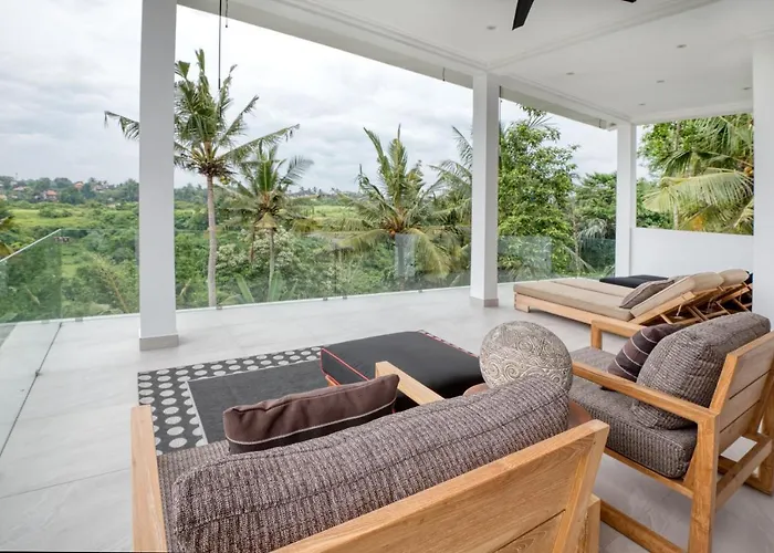 Villa Quiet Luxury Paradise Fab Staff Lebah