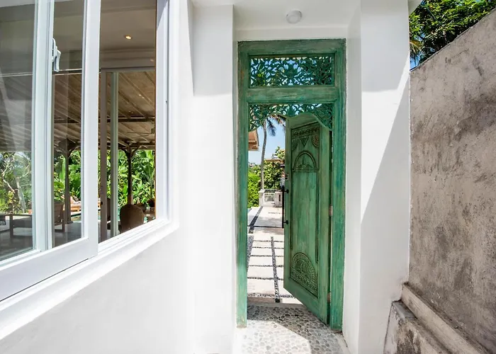 Quiet Luxury Paradise Fab Staff Lebah Villa Ubud