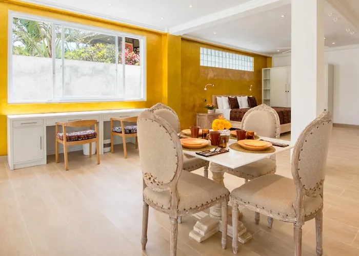 Villa Quiet Luxury Paradise Fab Staff Lebah