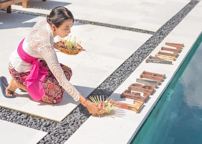 Quiet Luxury Paradise Fab Staff Lebah Villa Ubud