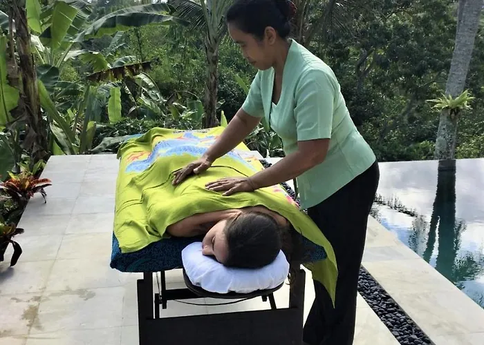 Quiet Luxury Paradise Fab Staff Lebah Villa Ubud