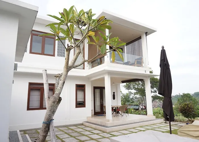 Quiet Luxury Paradise Fab Staff Lebah Villa Ubud